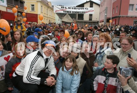 Schi Alpin, Weltcup. Empfang Rainer Sch?nfelder. Bleiburg, am 19.3.2005.
---
pressefotos, pressefotografie, kuess, qs, qspictures, sport, bild, bilder, bilddatenbank