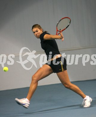 Tennis. K?rntner Hallenmeisterschaft. Meisterin Birgit Ritschka (UNION Klagenfurt). Klagenfurt, am 4.1.2007.
Foto: Pewopixx/Kuess
---
pressefotos, pressefotografie, kuess, qs, qspictures, sport, bild, bilder, bilddatenbank