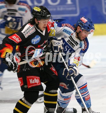 Eishockey Bundesliga. VSV gegen Vienna Capitals. Nikolas Petrik (VSV), Christian Dolezal  (Caps). Villach, am 9.3.2007.
Foto: Kuess
---
pressefotos, pressefotografie, kuess, qs, qspictures, sport, bild, bilder, bilddatenbank