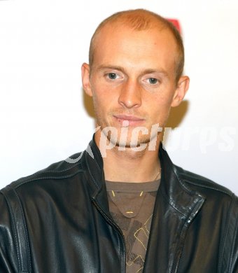 Tennis. Pressekonferenz. Nikolay Davydenko. Klagenfurt, am 5.3.2007.
Foto: Kuess
---
pressefotos, pressefotografie, kuess, qs, qspictures, sport, bild, bilder, bilddatenbank