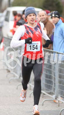 Klagenfurter Adventlauf. K?rntner Meisterschaft ?ber 10 Kilometer. Florian Mikula (DSG Maria Elend). Klagenfurt, am 3.12.2006.
Foto: Kuess
---
pressefotos, pressefotografie, kuess, qs, qspictures, sport, bild, bilder, bilddatenbank