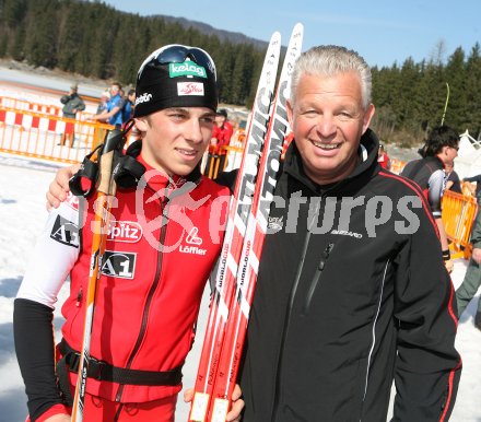 Nordische Kombination. Juniorenweltmeisterschaft. Tomaz Druml, Landessportdirektor Reinhard Tellian. Tarvis, am 14.3.2007. 
Foto: Kuess
---
pressefotos, pressefotografie, kuess, qs, qspictures, sport, bild, bilder, bilddatenbank