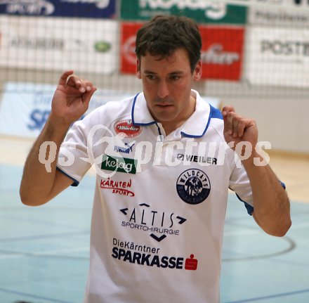 Volleyball Europacup. ATSC Wildcats gegen Velika Gorica (Kroatischer Vizemeister). Trainer Helmut Voggenberger. Klagenfurt, am 29.10.2005.
---
pressefotos, pressefotografie, kuess, qs, qspictures, sport, bild, bilder, bilddatenbank