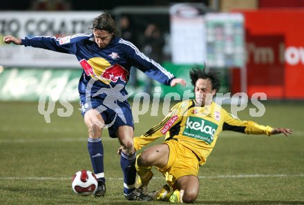 Fussball. ?FB Cup. FC K?rnten gegen Red Bull Salzburg. Gerald Strafner (FCK), Rene Aufhauser (Salzburg). KLagenfurt, am 13.3.2007.
Foto: Kuess
---
pressefotos, pressefotografie, kuess, qs, qspictures, sport, bild, bilder, bilddatenbank