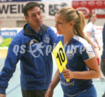 Volleyball Bundesliga. Cup. ATSC Wildcats gegen AVC Klagenfurt.  Trainer Helmut Voggenberger, Eva Bolg (ATSC). Klagenfurt, am 3.12.2006.
Foto: Kuess
---
pressefotos, pressefotografie, kuess, qs, qspictures, sport, bild, bilder, bilddatenbank