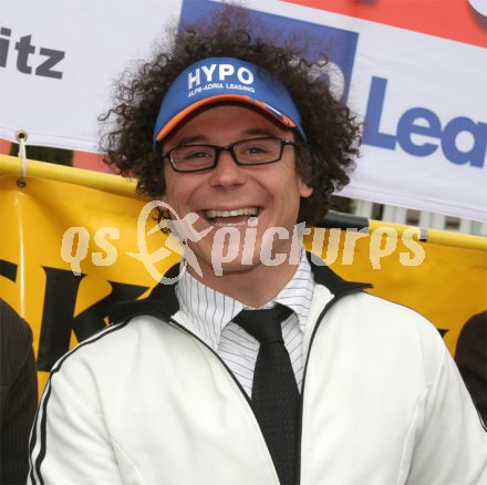 Schi Alpin, Weltcup. Empfang Rainer Sch?nfelder. Bleiburg, am 19.3.2005.
---
pressefotos, pressefotografie, kuess, qs, qspictures, sport, bild, bilder, bilddatenbank