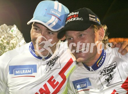 Rad. Erik Zabel (Deutschland), Bruno Risi (Schweiz), Dortmunder Sechstagerennen.
Dortmund, am 31.10.2006.
?qspictures/Mareike Engelbrecht
---
pressefotos, pressefotografie, kuess, qs, qspictures, sport, bild, bilder, bilddatenbank