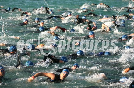 Ironman. Triathlon. Schwimmen. Start. Klagenfurt, am 16.7.2006.
---
pressefotos, pressefotografie, kuess, qs, qspictures, sport, bild, bilder, bilddatenbank