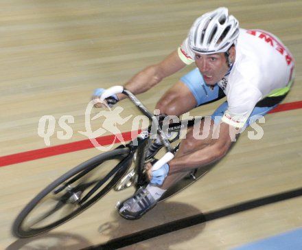 Rad. Erik Zabel (Deutschland).
Dortmunder Sechstagerennen, am 31.10.2006.
?qspictures/Mareike Engelbrecht

---
pressefotos, pressefotografie, kuess, qs, qspictures, sport, bild, bilder, bilddatenbank