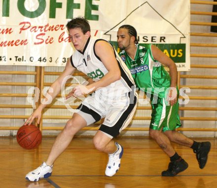 Basketball. Kos-Celovec gegen W?rthersee Piraten. Gonzales Adalberto (Kos), Kunovjanek Maximilian (Piraten). Klagenfurt, 1.2.2007.
Foto: Kuess
---
pressefotos, pressefotografie, kuess, qs, qspictures, sport, bild, bilder, bilddatenbank