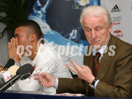 Pressekonferenz Red Bull Salzburg. Giovanni Trapattoni.  Salzburg, am 8.3.2007.
Foto: Kuess
---
pressefotos, pressefotografie, kuess, qs, qspictures, sport, bild, bilder, bilddatenbank