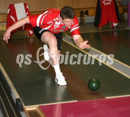 Kegeln Staatsmeisterschaft. Peter Friedberger (K?rnten). H?rtendorf, am 27.5.2006.
Foto: Kuess
---
pressefotos, pressefotografie, kuess, qs, qspictures, sport, bild, bilder, bilddatenbank