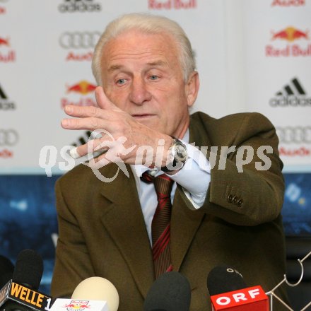 Pressekonferenz Red Bull Salzburg. Giovanni Trapattoni. Salzburg, am 8.3.2007. Foto: Kuess
---
pressefotos, pressefotografie, kuess, qs, qspictures, sport, bild, bilder, bilddatenbank