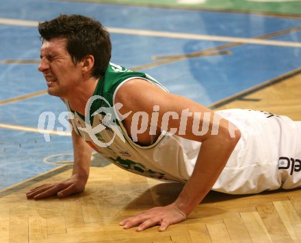 Basketball. W?rthersee Piraten gegen Gunners Oberwart. Selmir Husanovic (Piraten). Klagenfurt, am 10.3.2007.
Foto: Kuess
---
pressefotos, pressefotografie, kuess, qs, qspictures, sport, bild, bilder, bilddatenbank