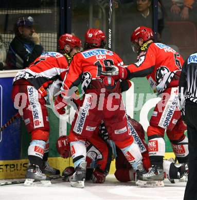 Eishockey Bundesliga. VSV gegen KAC. Torjubel KAC. Villach, am 11.3.2007.
Foto: Kuess
---
pressefotos, pressefotografie, kuess, qs, qspictures, sport, bild, bilder, bilddatenbank