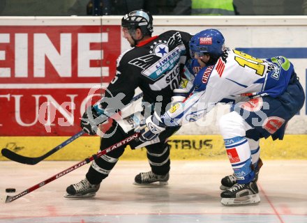 Eishockey Bundesliga. VSV gegen EHC Liwest Linz. Martin Oraze (VSV), Mark Sz?cs (Linz). Villach, am 15.3.2007.
Foto: Kuess
---
pressefotos, pressefotografie, kuess, qs, qspictures, sport, bild, bilder, bilddatenbank