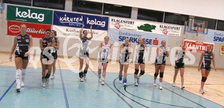 Volleyball Bundesliga Semifinale. Die Wildcas bedanken sich bei den Fans f?r die Unterst?tzung. Wildcats gegen Linz. Klagenfurt, am 8.4.2005.


---
pressefotos, pressefotografie, kuess, qs, qspictures, sport, bild, bilder, bilddatenbank