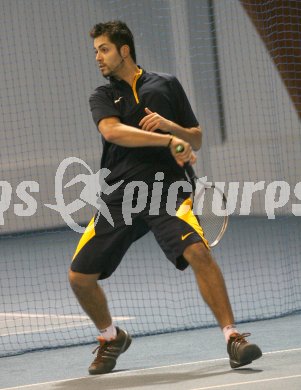 Tennis. K?rntner Hallenmeisterschaft. K?rntner Meister J?rgen G?ndera (Strassburg) . Klagenfurt, am 4.1.2007.
Foto: Pewopixx/Kuess
---
pressefotos, pressefotografie, kuess, qs, qspictures, sport, bild, bilder, bilddatenbank