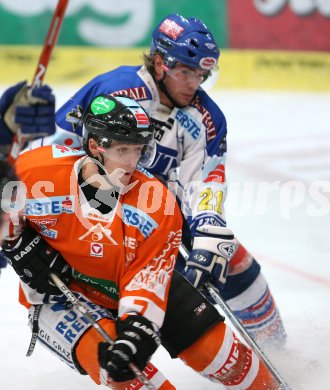 Eishockey Bundesliga. VSV gegen EC Graz 99ers. Nikolaus Petrik (VSV), Kevin Kraxner (Graz). Villach, am 28.1.2007.
Foto: Kuess
---
pressefotos, pressefotografie, kuess, qs, qspictures, sport, bild, bilder, bilddatenbank