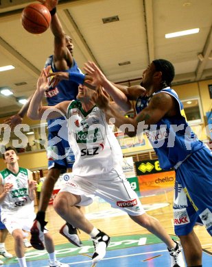 Basketball. W?rthersee Piraten gegen Gunners Oberwart. Selmir Husanovic (Piraten). Klagenfurt, am 10.3.2007.
Foto: Kuess
---
pressefotos, pressefotografie, kuess, qs, qspictures, sport, bild, bilder, bilddatenbank