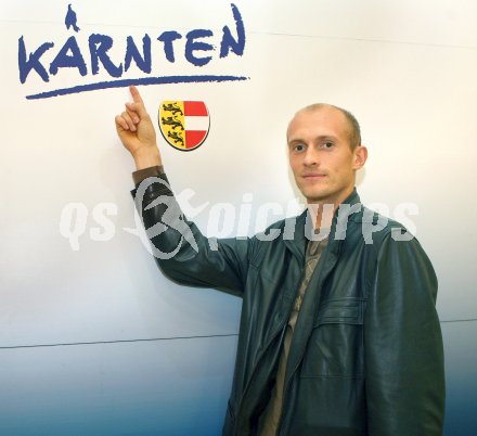 Tennis. Pressekonferenz. Nikolay Davydenko. Klagenfurt, am 5.3.2007.
Foto: Kuess
---
pressefotos, pressefotografie, kuess, qs, qspictures, sport, bild, bilder, bilddatenbank