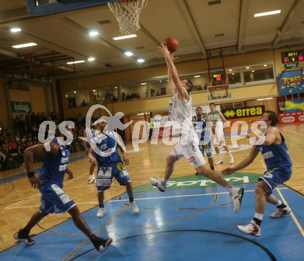 Basketball. W?rthersee Piraten gegen Gunners Oberwart. Stjepan Gavran (Piraten), Adam Boone, Jason Johnson, Hannes Artner (Oberwart). Klagenfurt, am 10.3.2007.
Foto: Kuess
---
pressefotos, pressefotografie, kuess, qs, qspictures, sport, bild, bilder, bilddatenbank