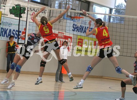 Volleyball Bundesliga Semifinale. Wildcats gegen Linz. Oder doch Kunstturnen? Sigrid Sumper. Klagenfurt, am 8.4.2005. 
---
pressefotos, pressefotografie, kuess, qs, qspictures, sport, bild, bilder, bilddatenbank