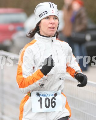 Klagenfurter Adventlauf. K?rntner Meisterschaft ?ber 10 Kilometer. Astrid Kopp (LC Altis Krappfeld). Klagenfurt, am 3.12.2006.
Foto: Kuess
---
pressefotos, pressefotografie, kuess, qs, qspictures, sport, bild, bilder, bilddatenbank