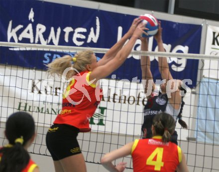 Volleyball Bundesliga Semifinale. Maja Kaczmarek beim Block. Wildcats gegen Linz. Klagenfurt, am 8.4.2005.


---
pressefotos, pressefotografie, kuess, qs, qspictures, sport, bild, bilder, bilddatenbank