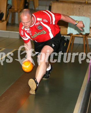 Kegeln Staatsmeisterschaft. Franz Laferl (K?rnten). H?rtendorf, am 27.5.2006.
---
pressefotos, pressefotografie, kuess, qs, qspictures, sport, bild, bilder, bilddatenbank