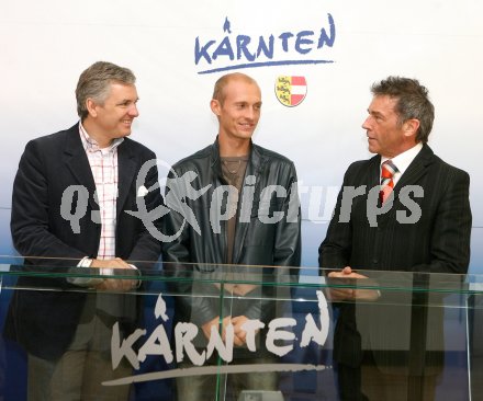 Tennis. Pressekonferenz. Ronnie Leitgeb, Nikolay Davydenko, Landeshauptmann J?rg Haider. Klagenfurt, am 5.3.2007.
Foto: Kuess
---
pressefotos, pressefotografie, kuess, qs, qspictures, sport, bild, bilder, bilddatenbank