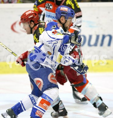 Eishockey Bundesliga. KAC gegen VSV.Mario Schaden (KAC), Roland Kaspitz(VSV). Klagenfurt, am 21.1.2007.
Foto: Kuess
---
pressefotos, pressefotografie, kuess, qs, qspictures, sport, bild, bilder, bilddatenbank