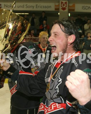 Eishockey Elite Liga. Tarco W?lfe Meister 2004/05. Cece Czechner. Klagenfurt, am 23.3.2005.
---
pressefotos, pressefotografie, kuess, qs, qspictures, sport, bild, bilder, bilddatenbank