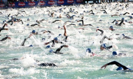 Ironman. Triathlon. Schwimmen. Start. Klagenfurt, am 16.7.2006.
---
pressefotos, pressefotografie, kuess, qs, qspictures, sport, bild, bilder, bilddatenbank