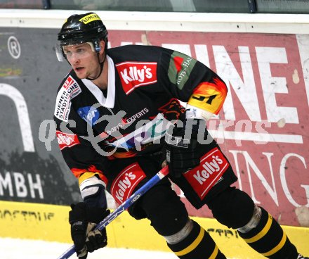 Eishockey Bundesliga. VSV gegen Vienna Capitals. Harlan Pratt (Caps). Villach, am 9.3.2007.
Foto: Kuess
---
pressefotos, pressefotografie, kuess, qs, qspictures, sport, bild, bilder, bilddatenbank