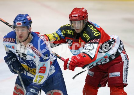 Eishockey Bundesliga. VSV gegen KAC. Herbert Ratz (KAC), Marc Brown (VSV). Villach, am 11.3.2007.
Foto: Kuess
---
pressefotos, pressefotografie, kuess, qs, qspictures, sport, bild, bilder, bilddatenbank