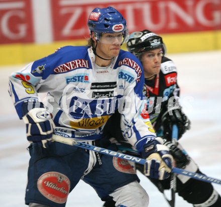 Eishockey Bundesliga. VSV gegen EHC Liwest Linz. Thomas Raffl (VSV), Philipp Lukas (Linz). Villach, am 12.1.2007.
Foto: Kuess 
---
pressefotos, pressefotografie, kuess, qs, qspictures, sport, bild, bilder, bilddatenbank