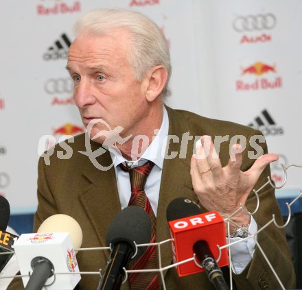 Pressekonferenz Red Bull Salzburg. Giovanni Trapattoni. Salzburg, am 8.3.2007. Foto: Kuess
---
pressefotos, pressefotografie, kuess, qs, qspictures, sport, bild, bilder, bilddatenbank