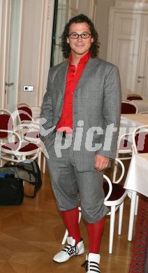 Ehrung Olympiasieger. Rainer Sch?nfelder. Klagenfurt, am 29.5.2006
---
pressefotos, pressefotografie, kuess, qs, qspictures, sport, bild, bilder, bilddatenbank