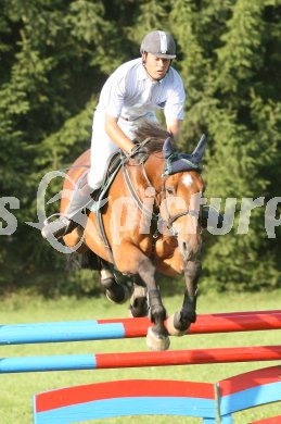 Reiten. Reitturnier Ehrenhausen. Ulrich Domaingo auf K&M Latina. Union Reitverein Klagenfurt. Klagenfurt, am 22.9.2006.
---
pressefotos, pressefotografie, kuess, qs, qspictures, sport, bild, bilder, bilddatenbank