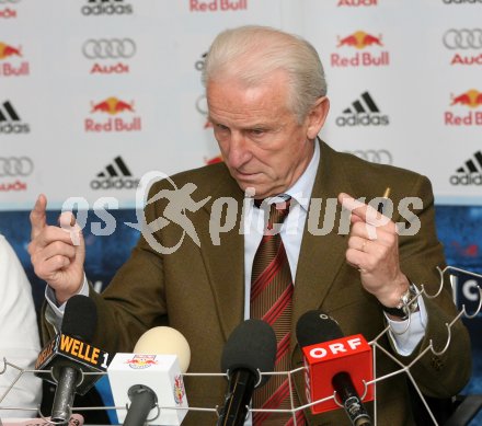 Pressekonferenz Red Bull Salzburg. Giovanni Trapattoni. Salzburg, am 8.3.2007. Foto: Kuess
---
pressefotos, pressefotografie, kuess, qs, qspictures, sport, bild, bilder, bilddatenbank