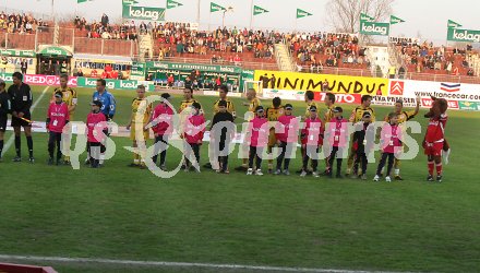 Fussball, Red Zac Liga, Stadion Klagenfurt, FCK, Klagenfurt, am 15.4.2005.
---
pressefotos, pressefotografie, kuess, qs, qspictures, sport, bild, bilder, bilddatenbank