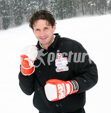 Kickboxen. Bernhard Sussitz. 8-facher Weltmeister. Klagenfurt, am 20.3.2007.
Foto: Kuess
---
pressefotos, pressefotografie, kuess, qs, qspictures, sport, bild, bilder, bilddatenbank