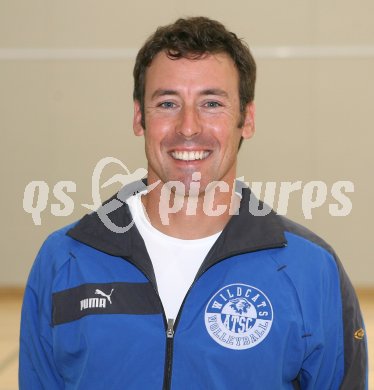 Volleyball Bundesliga. Fototermin ATSC Wildcats. Trainer Helmut Voggenberger. Klagenfurt, am 22.9.2006.
---
pressefotos, pressefotografie, kuess, qs, qspictures, sport, bild, bilder, bilddatenbank