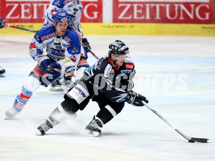 Eishockey Bundesliga. VSV gegen EHC Liwest Linz. Mike Stewart (VSV), Rob Shearer (Linz). Villach, am 15.3.2007.
Foto: Kuess
---
pressefotos, pressefotografie, kuess, qs, qspictures, sport, bild, bilder, bilddatenbank