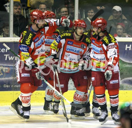 Eishockey Bundesliga. KAC gegen Graz 99ers. Torjubel KAC. Klagenfurt, am 14.1.2007.
Foto: Kuess
---
pressefotos, pressefotografie, kuess, qs, qspictures, sport, bild, bilder, bilddatenbank