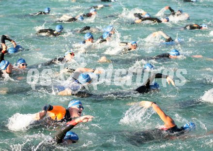 Ironman. Triathlon. Schwimmen. Start. Klagenfurt, am 16.7.2006.
---
pressefotos, pressefotografie, kuess, qs, qspictures, sport, bild, bilder, bilddatenbank