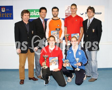 Tennis. K?rntner Hallenmeisterschaft. Gerald Hebein, Gernot Dreier, J?rgen G?ndera, Bertram Steinberger, Wolfgang Kaaden, Birgit Ritschka, Lisa Schoppitsch. Klagenfurt, am 4.1.2007.
Foto: Pewopixx/Kuess
---
pressefotos, pressefotografie, kuess, qs, qspictures, sport, bild, bilder, bilddatenbank