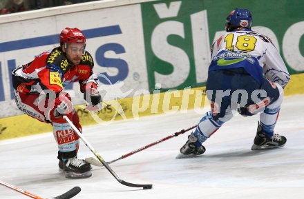 Eishockey Bundesliga. VSV gegen KAC. Jens Kraiger (KAC), Martin Oraze (VSV). Villach, am 11.3.2007.
Foto: Kuess
---
pressefotos, pressefotografie, kuess, qs, qspictures, sport, bild, bilder, bilddatenbank