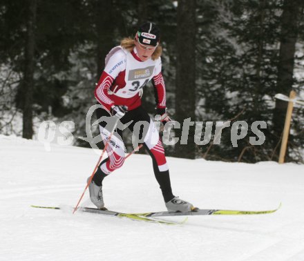 Alpe Adria Jugendwinterspiele im Tessin (Schweiz).Kerstin Muschet l?uft zur Bronzemedaille ?ber 5 Km klassisch.
---
pressefotos, pressefotografie, kuess, qs, qspictures, sport, bild, bilder, bilddatenbank